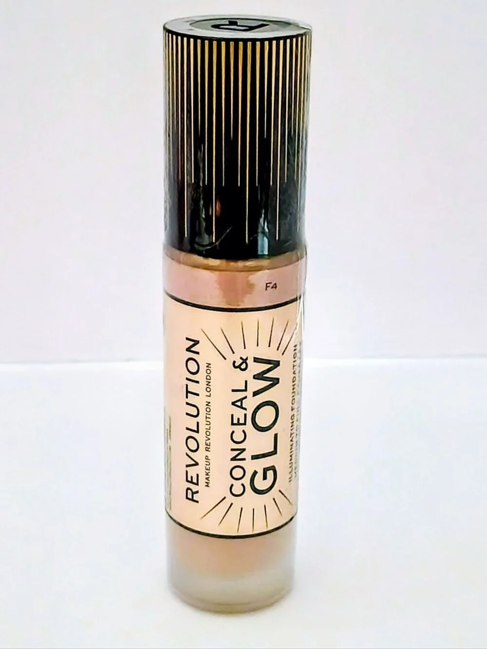 Makeup Revolution Conceal & Glow Illuminating Foundation F4 Full Size New